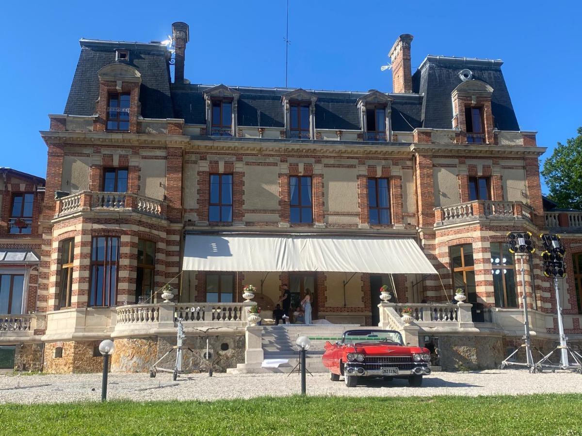 Chateau De Crenille Chaumes-en-Brie Bagian luar foto