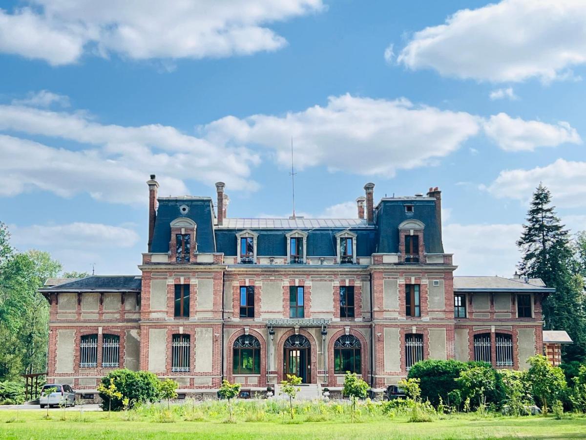 Chateau De Crenille Chaumes-en-Brie Bagian luar foto